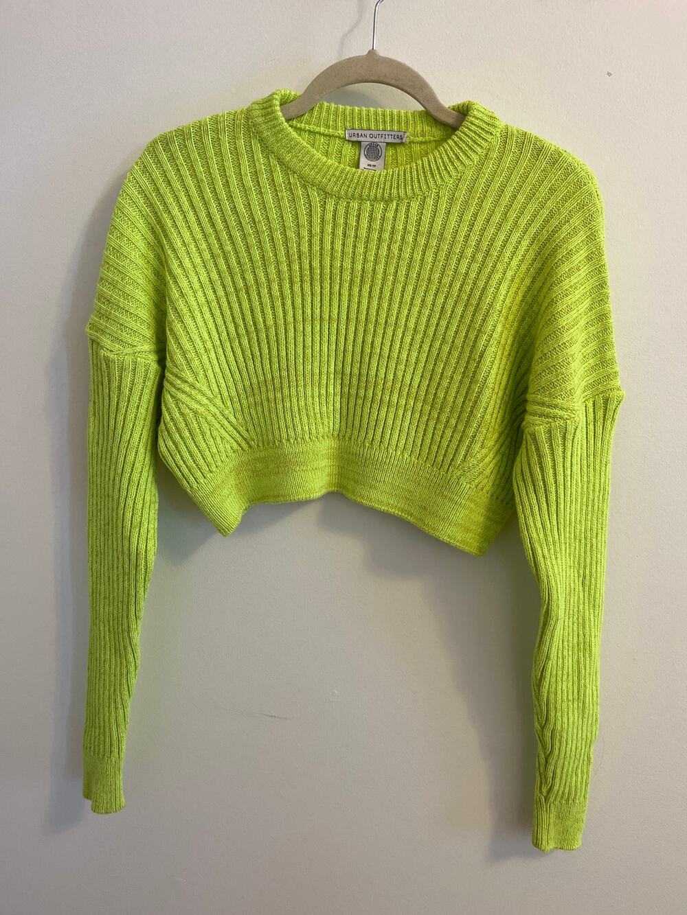 Urban Outfitters cropped sweater - XS